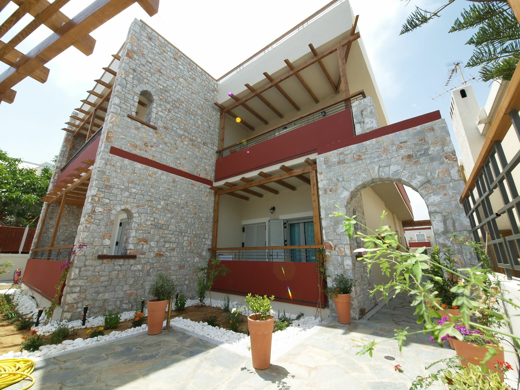 Talos Hotel Apartments Kato Daratso Exterior photo